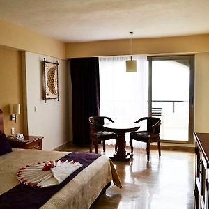 Deluxe Ocean Room